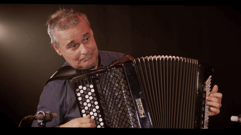 accordéoniste jazz et musiques du monde, ambiance guinguette moderne, a l'espace tonkin a villeurbanne près de lyon