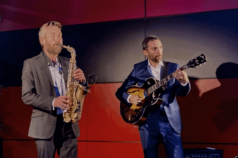 duo guitare et saxophone à Lyon pour un événement d'entreprise au Matmut Stadium du LOU Rugby