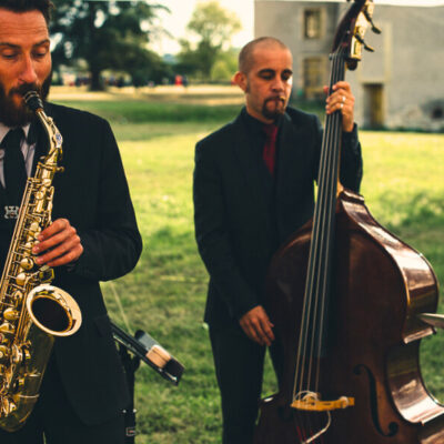 Contrebassiste et Saxophoniste pour le vin d'honneur d'un mariage, cocktail en extérieur