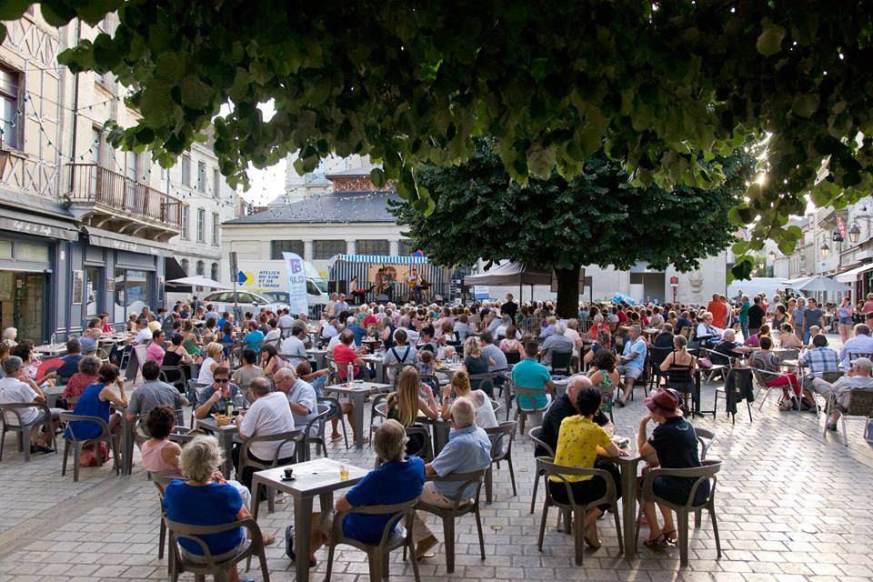 Vue du public pendant le concert de notre quintet de jazz au festival Macadam Jazz de la municipalité de Périgueux