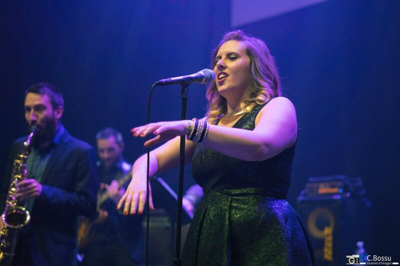 chanteuse jazz et soul lors d'un événement corporate à la sucrière (BL Events) lieu de réception de gros événements à Lyon